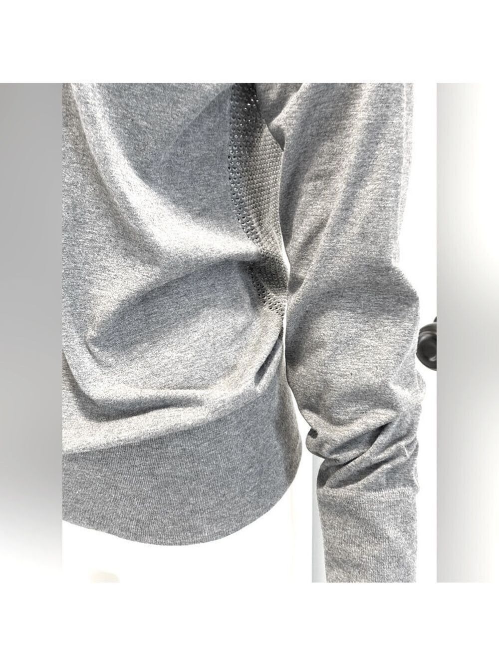 Fabletics Anna Seamless Hoodie NWT Long Sleeve Top Open Ventilation Size Large - Picture 12 of 16